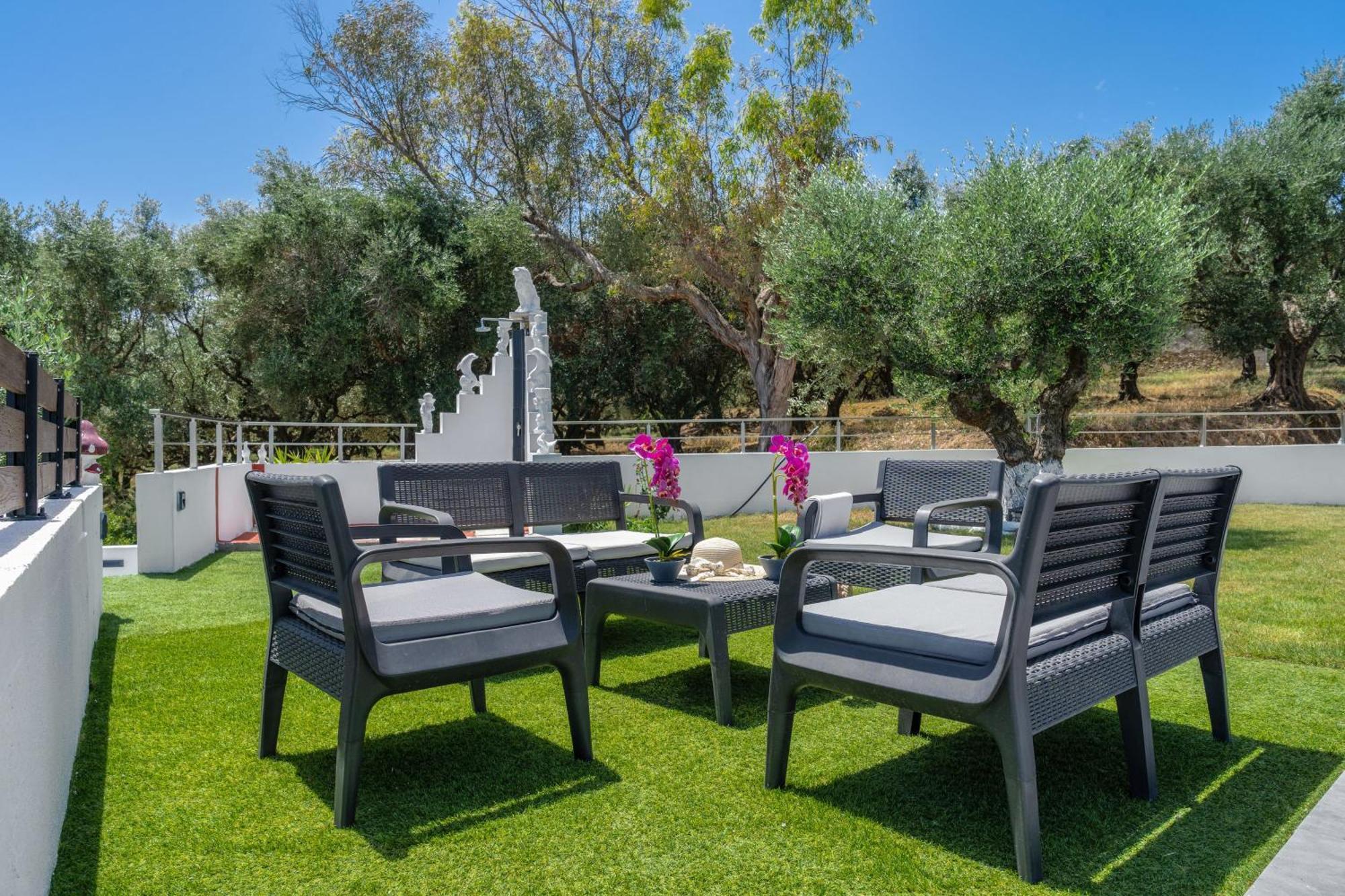 Trevilat - 4 Bedrooms With Private Pool, By Zantewize