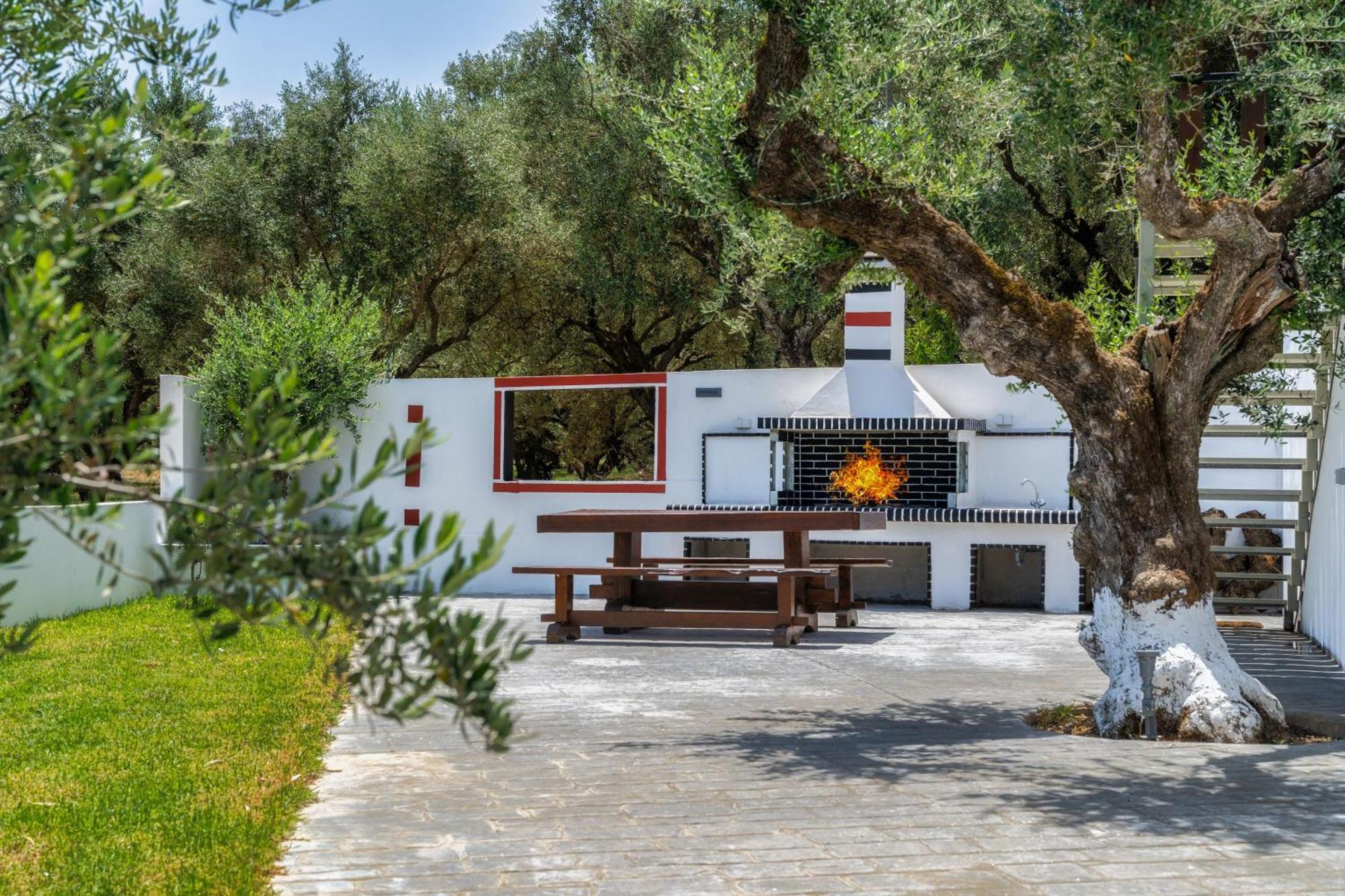 Villa Trevilat - 4 Bedrooms With Private Pool, By Zantewize