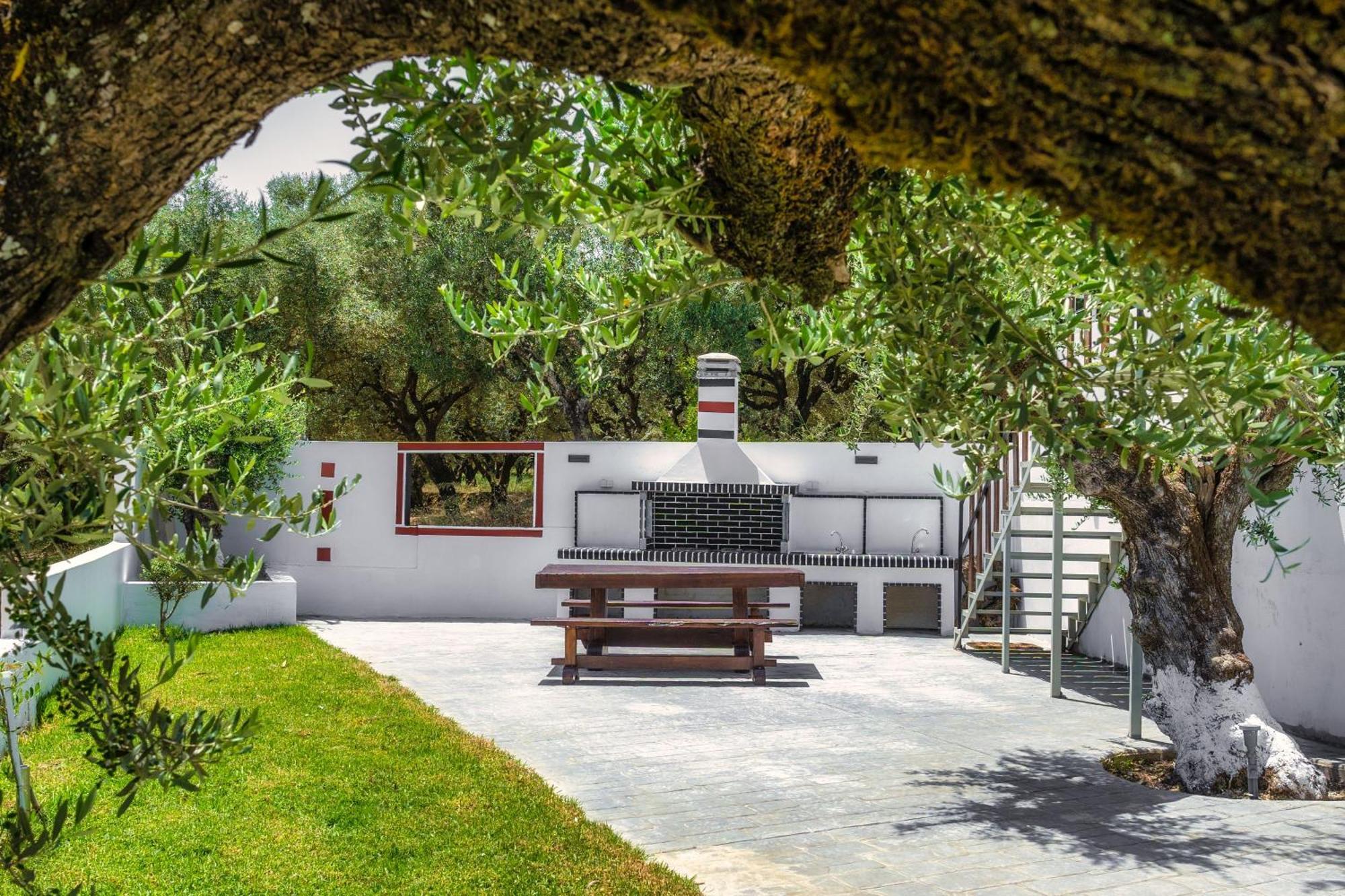 Trevilat - 4 Bedrooms With Private Pool, By Zantewize Villa *