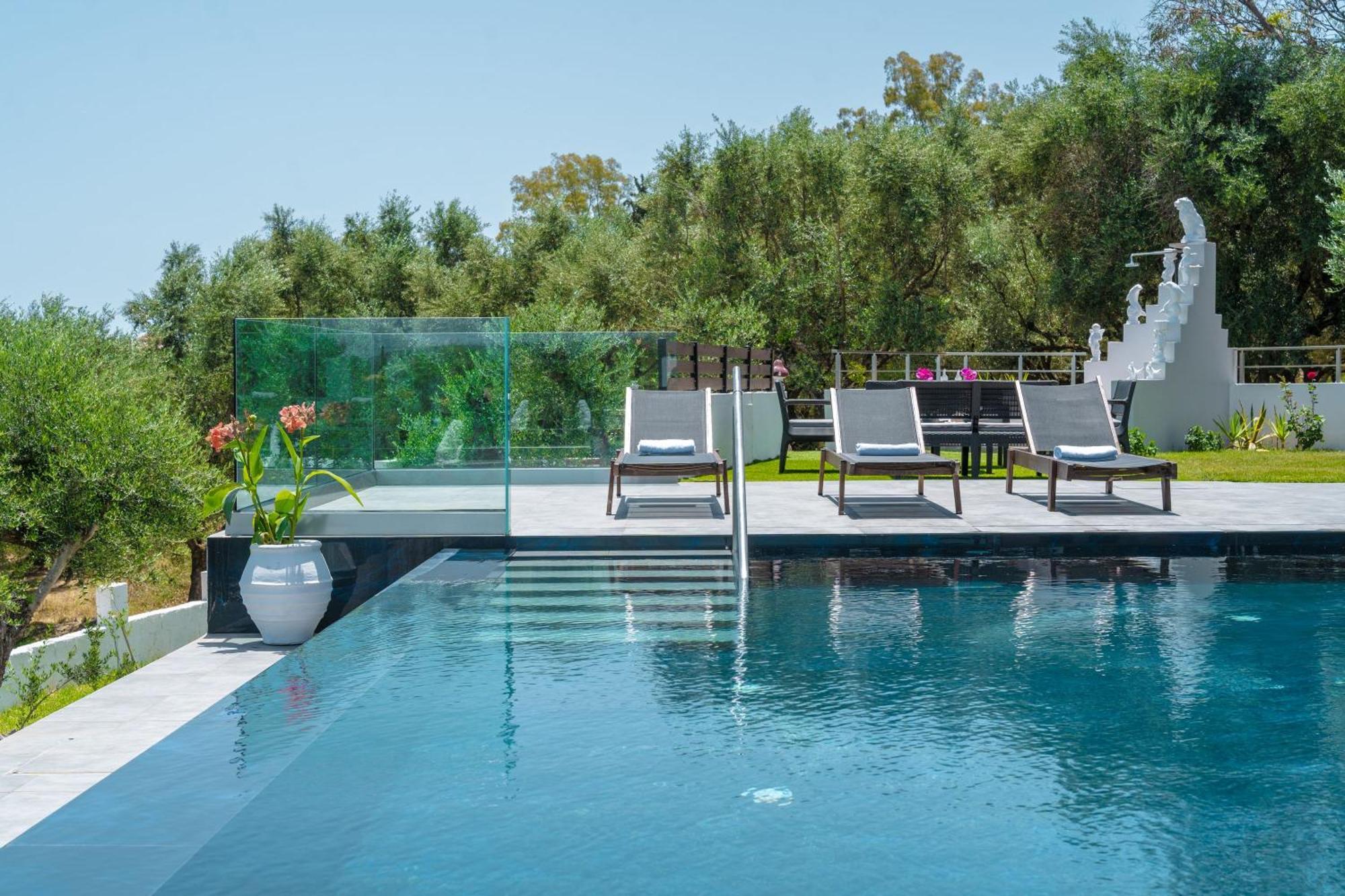 Trevilat - 4 Bedrooms With Private Pool, By Zantewize *
