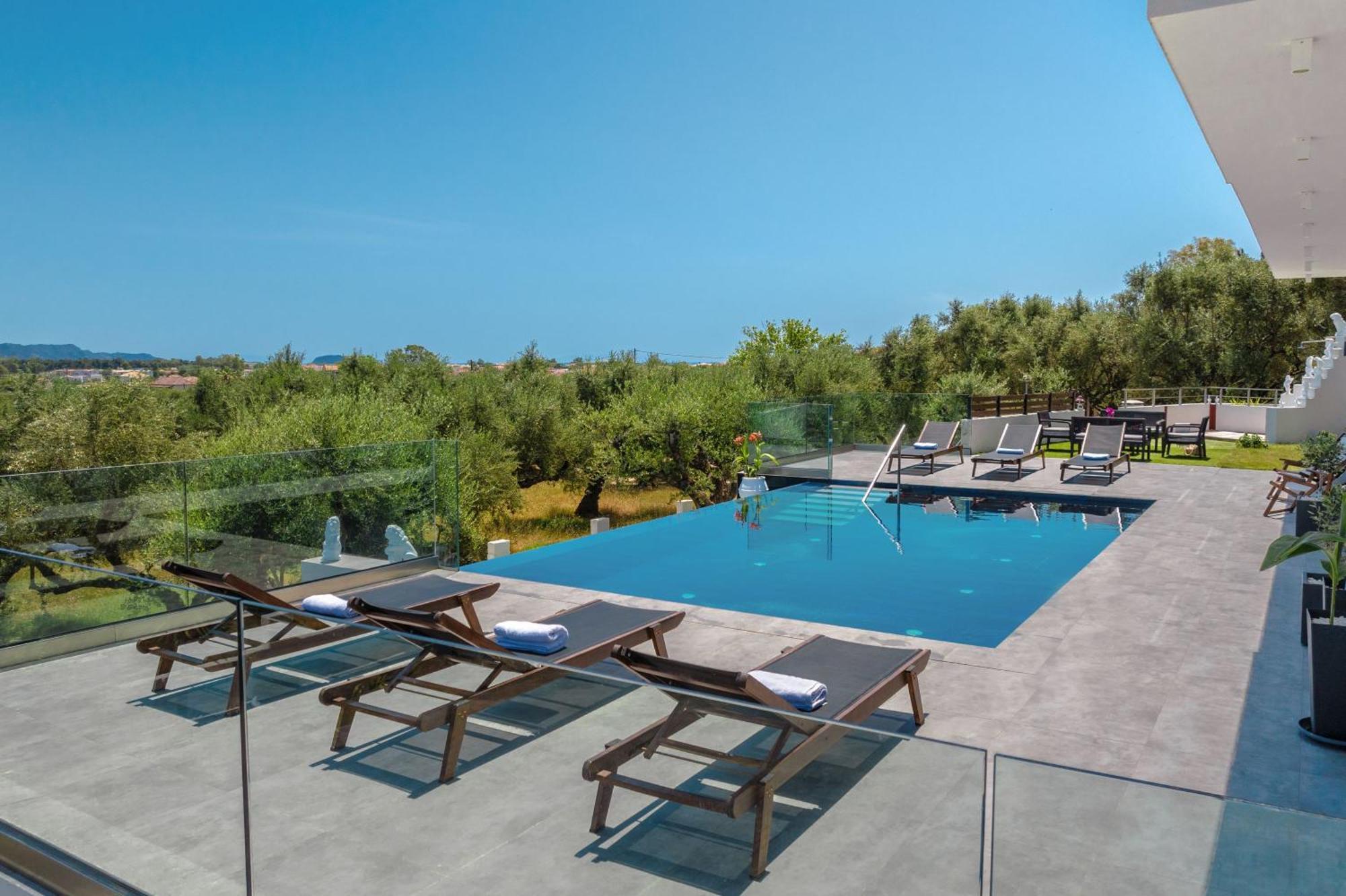 Trevilat - 4 Bedrooms With Private Pool, By Zantewize